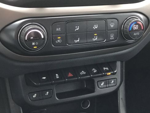 Used 2020 Chevrolet Colorado Z71 image 21