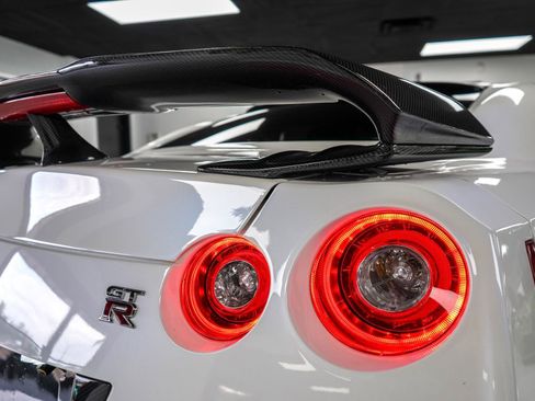 Used 2014 Nissan GT-R Premium AWD/4WD image 10