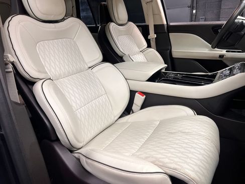 Used 2020 Lincoln Aviator Black Label AWD/4WD image 4