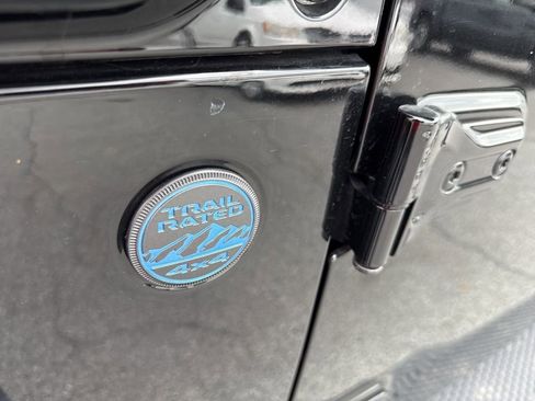 Used 2025 Jeep Wrangler Unlimited Sahara image 4