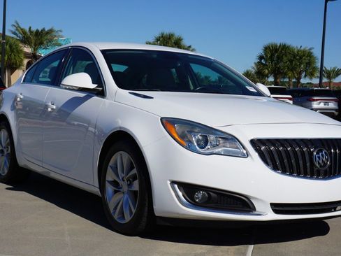 Used 2016 Buick Regal Premium image 3
