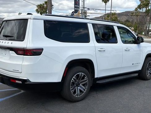 Used 2024 Jeep Wagoneer L Series II w/ Flexible Seating Group AWD/4WD image 6