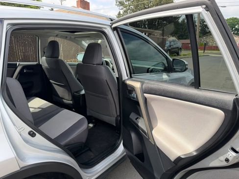 Used 2015 Toyota RAV4 XLE AWD/4WD image 13
