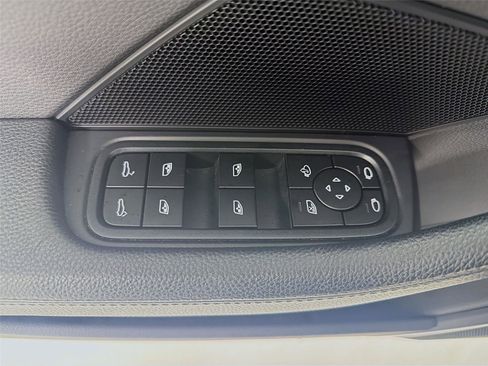 Used 2022 Porsche Panamera Platinum Edition image 8