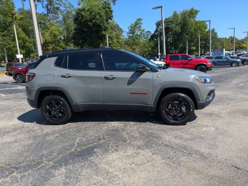 Used 2023 Jeep Compass Trailhawk AWD/4WD image 3