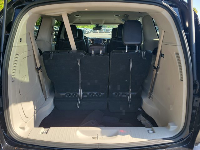 Used 2024 Chrysler Pacifica Limited FWD image 12