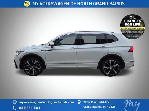 Used 2022 Volkswagen Tiguan SEL R-Line image 5