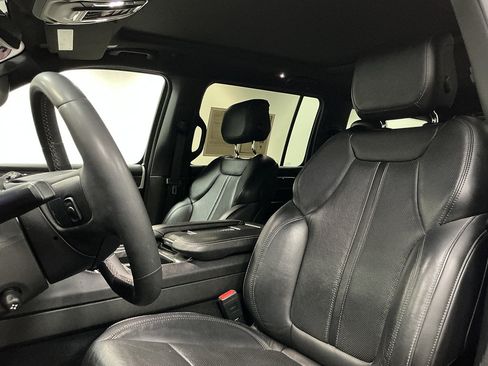 Used 2022 Jeep Wagoneer Series II w/ Premium Group I AWD/4WD image 9