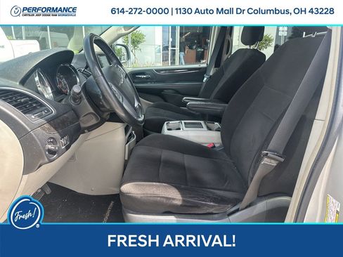 Used 2012 Chrysler Town & Country Touring w/ Entertainment Group #1 FWD image 12