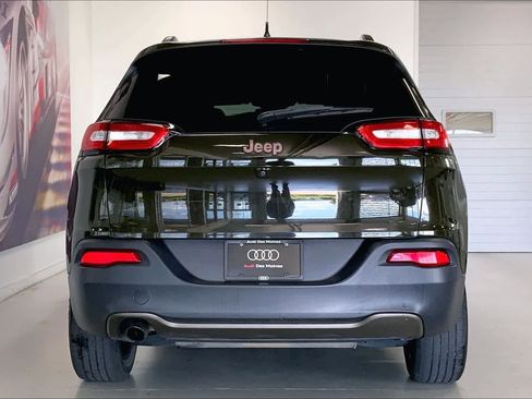 Used 2016 Jeep Cherokee 75th Anniversary FWD image 5