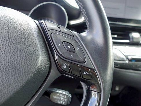 Certified 2019 Toyota C-HR XLE FWD image 15