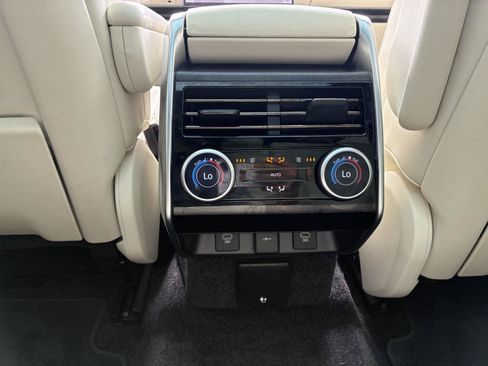 Used 2023 Land Rover Range Rover Long Wheelbase SE AWD/4WD image 16