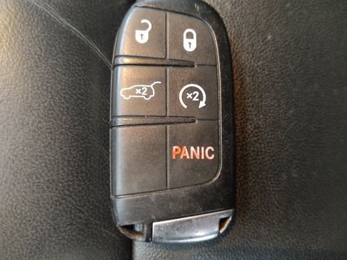 Used 2018 Jeep Grand Cherokee Limited image 32