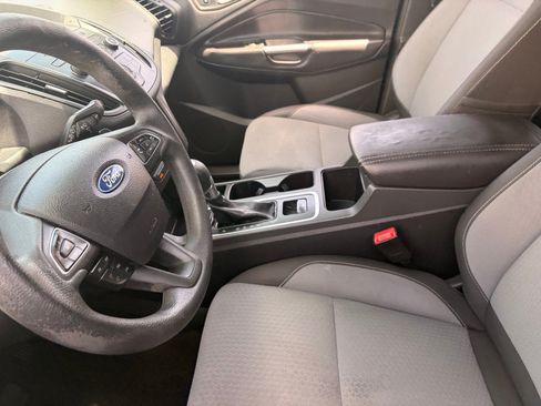 Used 2017 Ford Escape SE FWD image 17