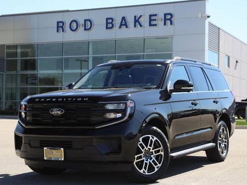 Certified 2025 Ford Expedition Active AWD/4WD image 1