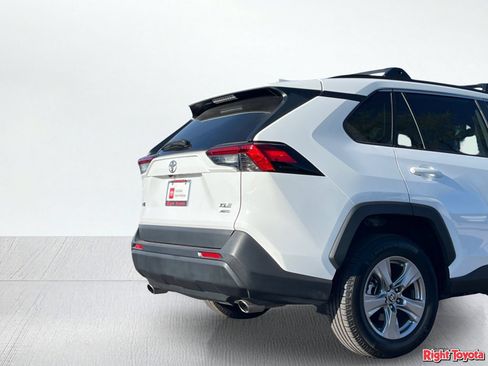 Certified 2022 Toyota RAV4 XLE w/ Convenience Package AWD/4WD image 12