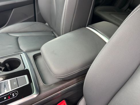 Used 2023 Audi Q8 Premium w/ Convenience Package AWD/4WD image 14