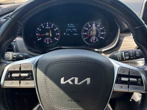 Used 2022 Kia Telluride EX w/ EX Premium Package FWD image 11
