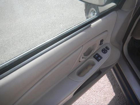 Used 2005 Chevrolet Monte Carlo LS w/ Preferred Equipment Group FWD image 20