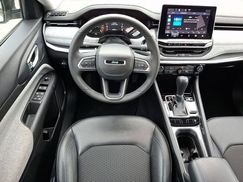 Used 2022 Jeep Compass Latitude AWD/4WD image 13