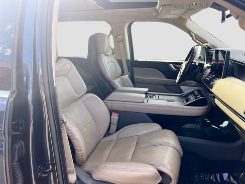 Used 2022 Lincoln Navigator L Reserve AWD/4WD image 32