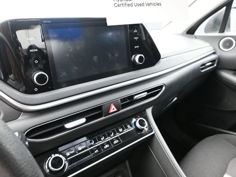 Certified 2023 Hyundai Sonata SE w/ Preferred Accessory Package image 20
