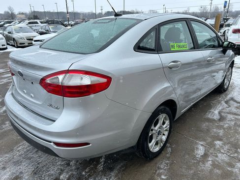 Used 2016 Ford Fiesta SE image 5