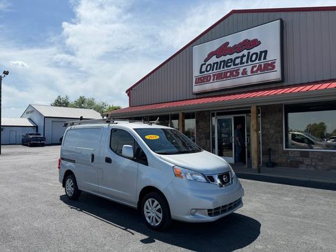 Used 2018 Nissan NV200 SV w/ Navigation Package image 1