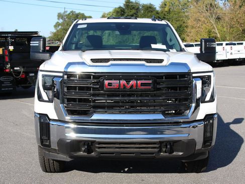 New 2024 GMC Sierra 2500 Pro image 2