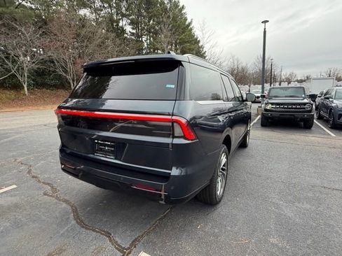 New 2025 Lincoln Navigator Reserve image 7