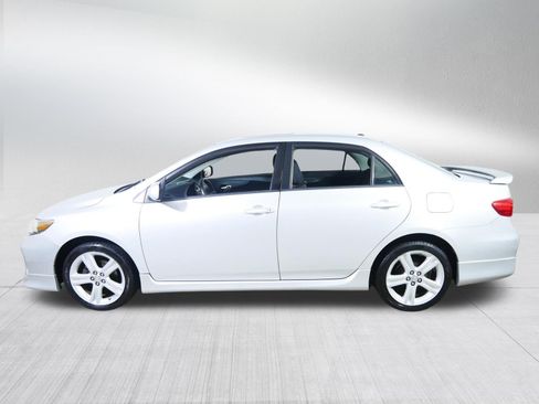 Used 2013 Toyota Corolla S w/ Premium Pkg FWD image 4