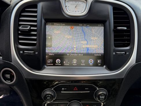 Used 2016 Chrysler 300 C RWD image 23
