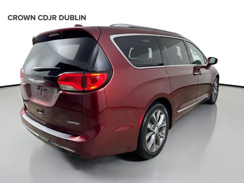 Used 2017 Chrysler Pacifica Limited FWD image 5