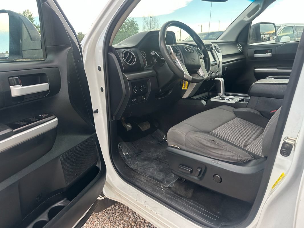 Used 2017 Toyota Tundra SR5 w/ SR5 Upgrade Package AWD/4WD image 34