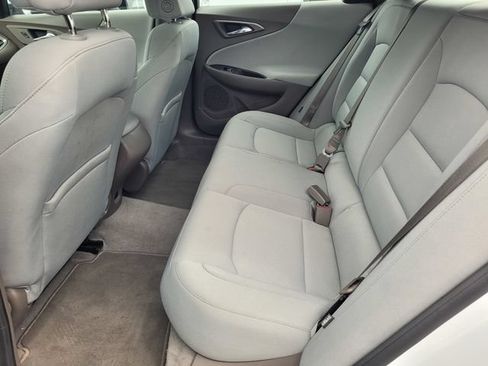 Used 2021 Chevrolet Malibu LS FWD image 15