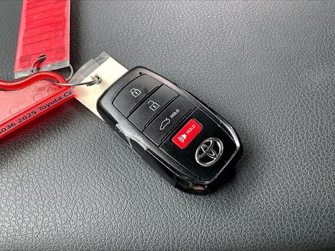 Used 2025 Toyota Camry SE FWD image 36