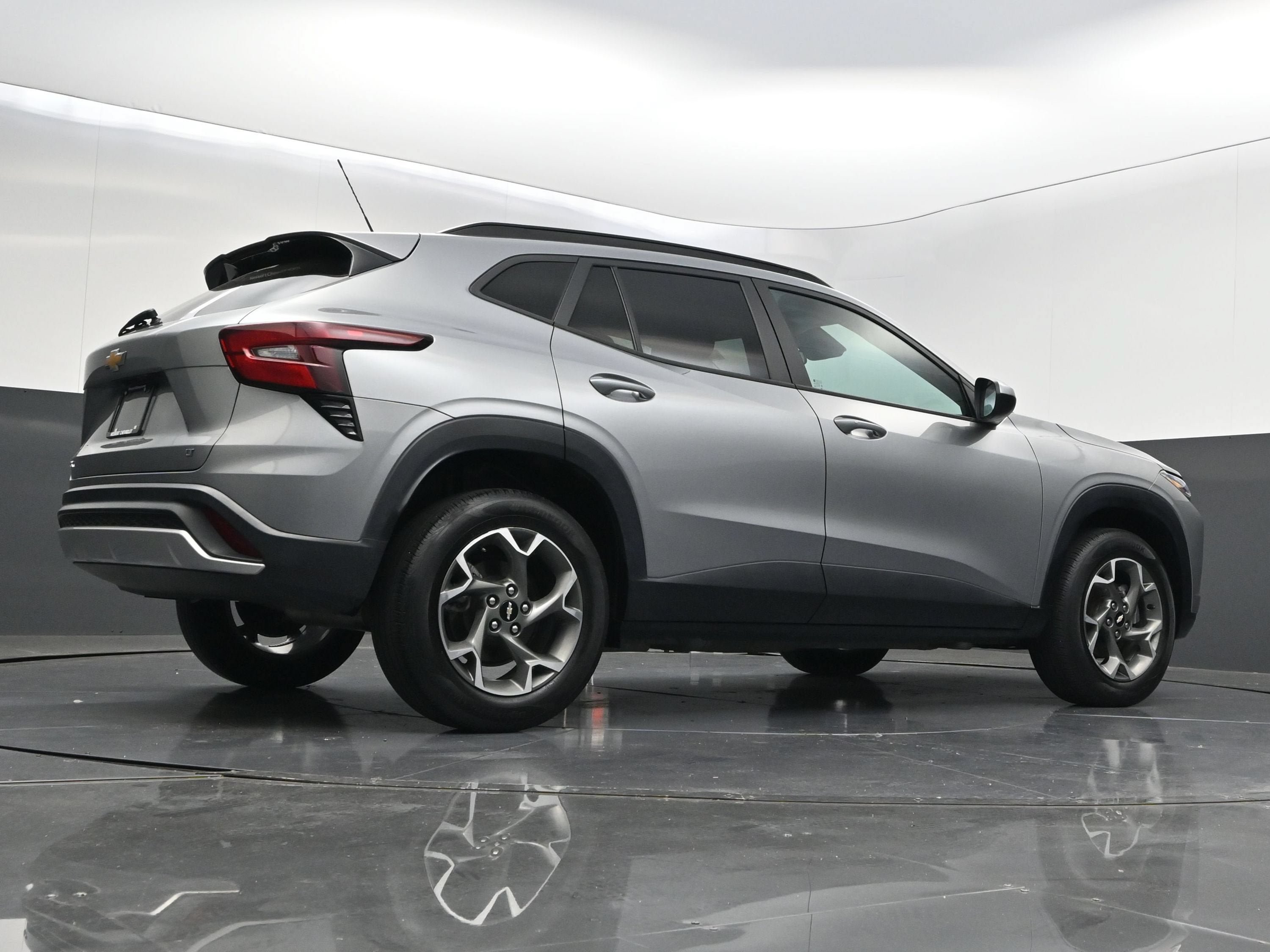 Certified 2024 Chevrolet Trax LT w/ Driver Confidence Package FWD image 43