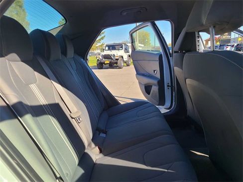 Used 2023 Hyundai Elantra SEL image 20