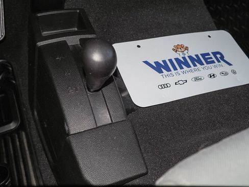 Used 2018 Chevrolet Silverado 1500 Custom w/ Custom Convenience Package image 15