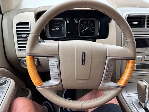 Used 2007 Lincoln MKX 2WD image 18