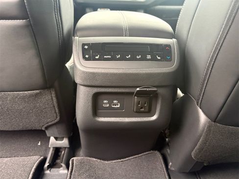 New 2025 Nissan Pathfinder Platinum image 18