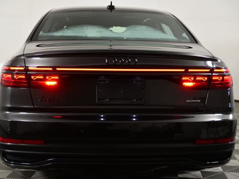 Certified 2022 Audi A8 L 3.0T image 8