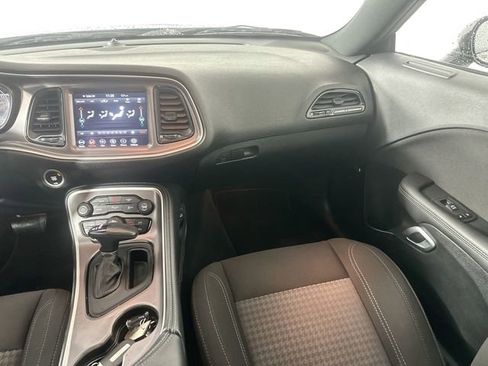 Used 2022 Dodge Challenger SXT w/ Driver Convenience Group image 27