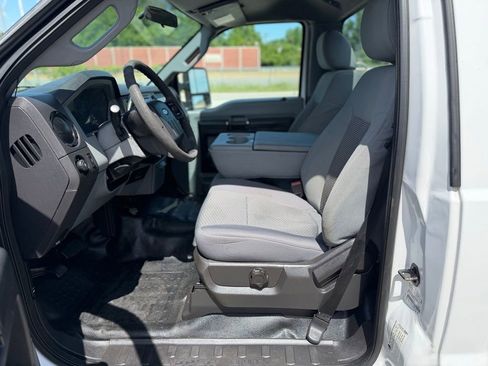 Used 2016 Ford F250 XL w/ Power Equipment Group AWD/4WD image 18