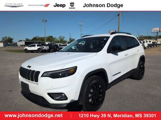 Used 2023 Jeep Cherokee Altitude Lux video 1