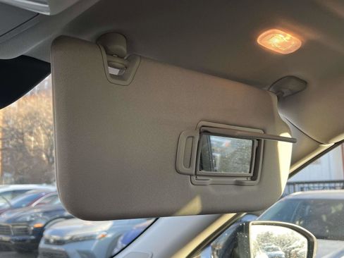 Used 2024 Nissan Pathfinder SL w/ SL Premium Package image 37