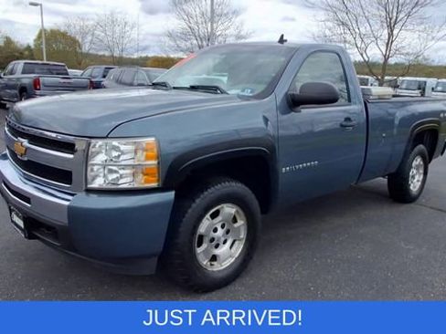 Used 2009 Chevrolet Silverado 1500 W/T AWD/4WD image 4