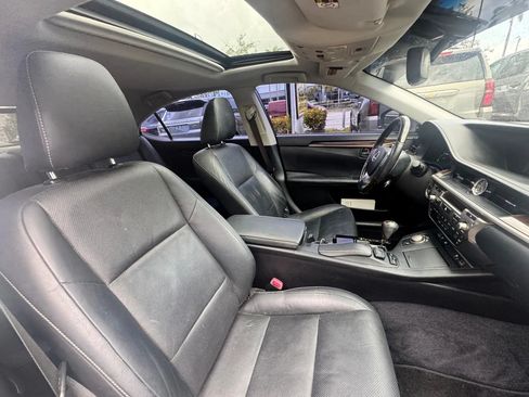 Used 2015 Lexus ES 350 w/ Luxury Package FWD image 16