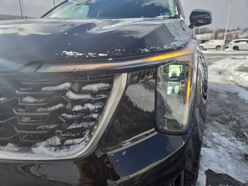 Used 2024 Kia Sorento S image 14