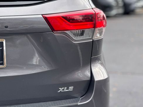 Used 2018 Toyota Highlander XLE image 13